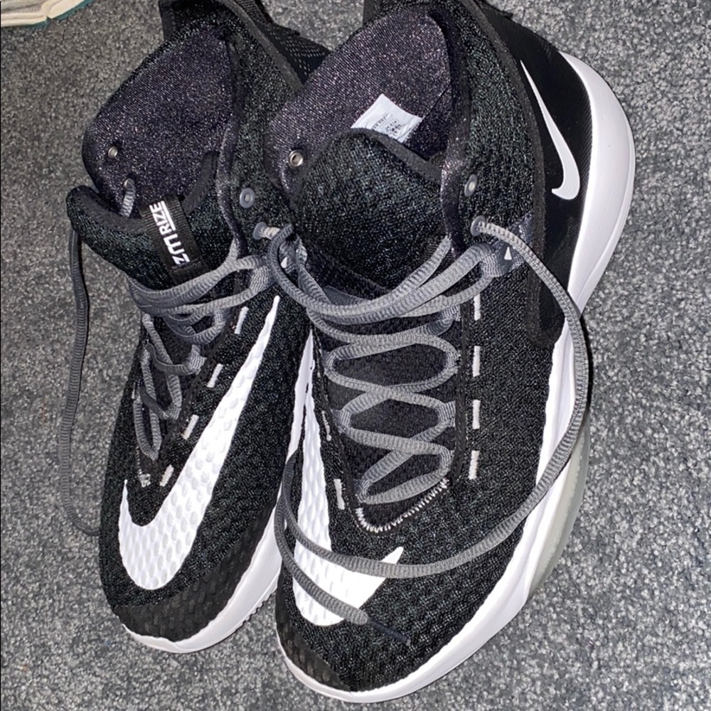 2019 Nike Hyperdunks - image 4